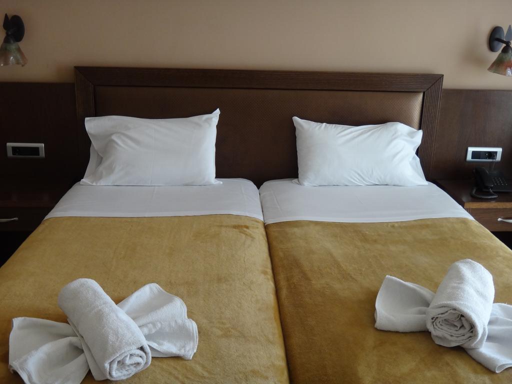9 Queens Spa Hotel Loutrá Edipsoú Eksteriør bilde