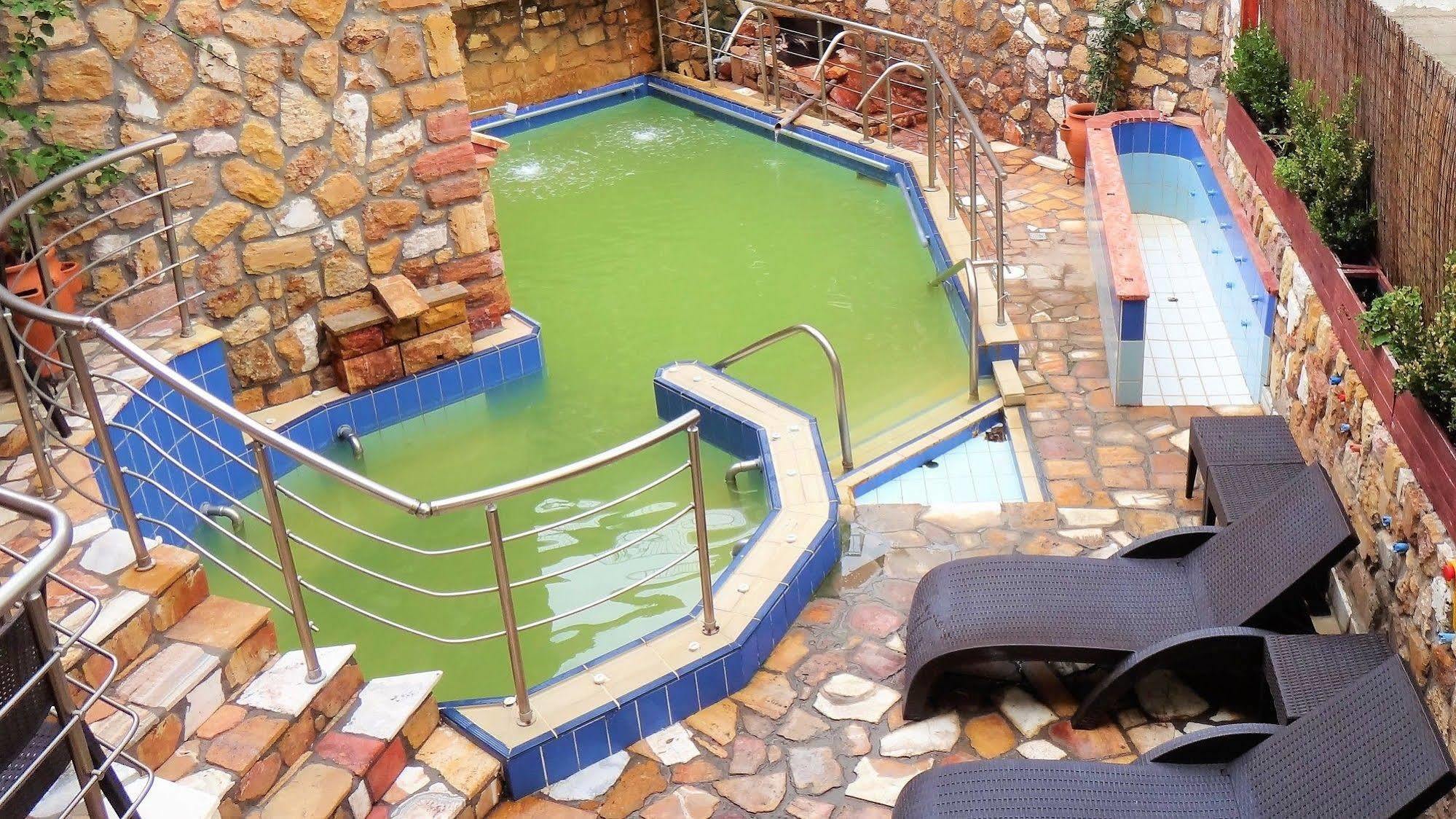 9 Queens Spa Hotel Loutrá Edipsoú Eksteriør bilde