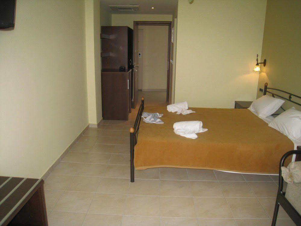 9 Queens Spa Hotel Loutrá Edipsoú Eksteriør bilde